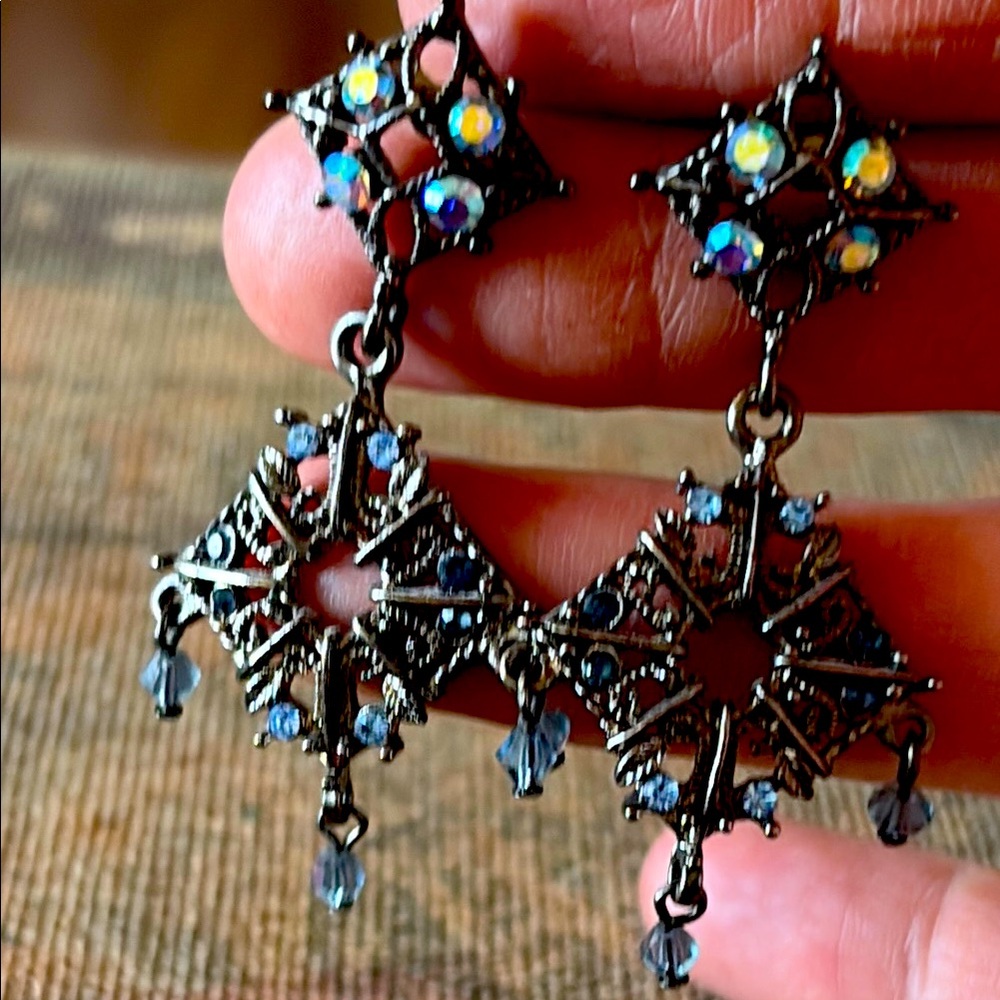 Vintage Victorian dangle earrings with kaleidoscope, crystal gun metal tone